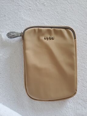 Beige Travel Toiletry Pouch – Compact Zip Organizer